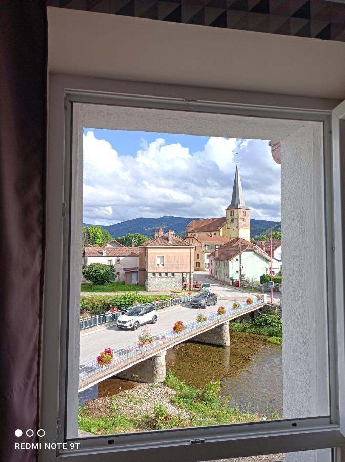 Monts Et Reves Bed & Breakfast Ramonchamp Eksteriør bilde