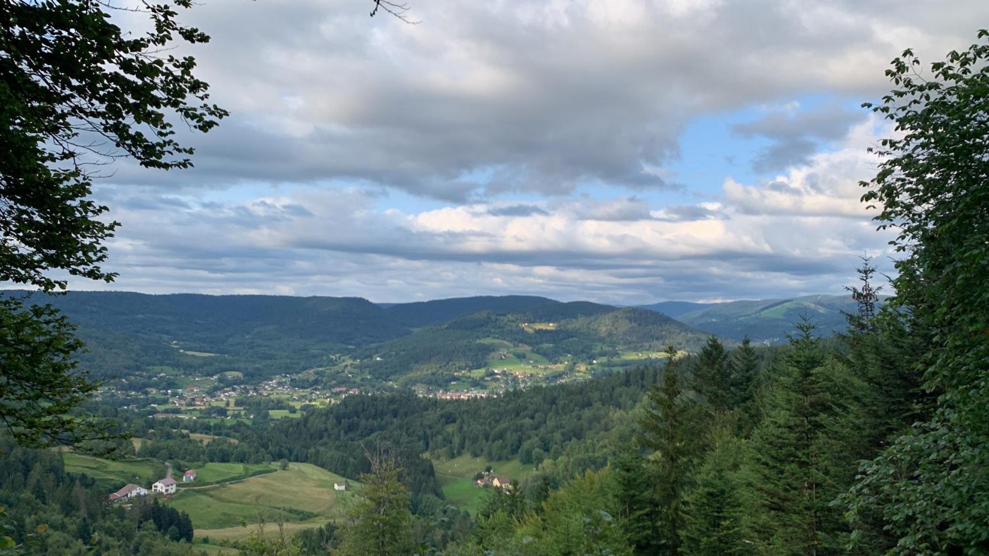 Monts Et Reves Bed & Breakfast Ramonchamp Eksteriør bilde
